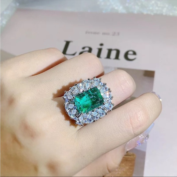 New Women’s 925 Silver Beautiful Diamond Emerald Ring - Picture 2 of 4